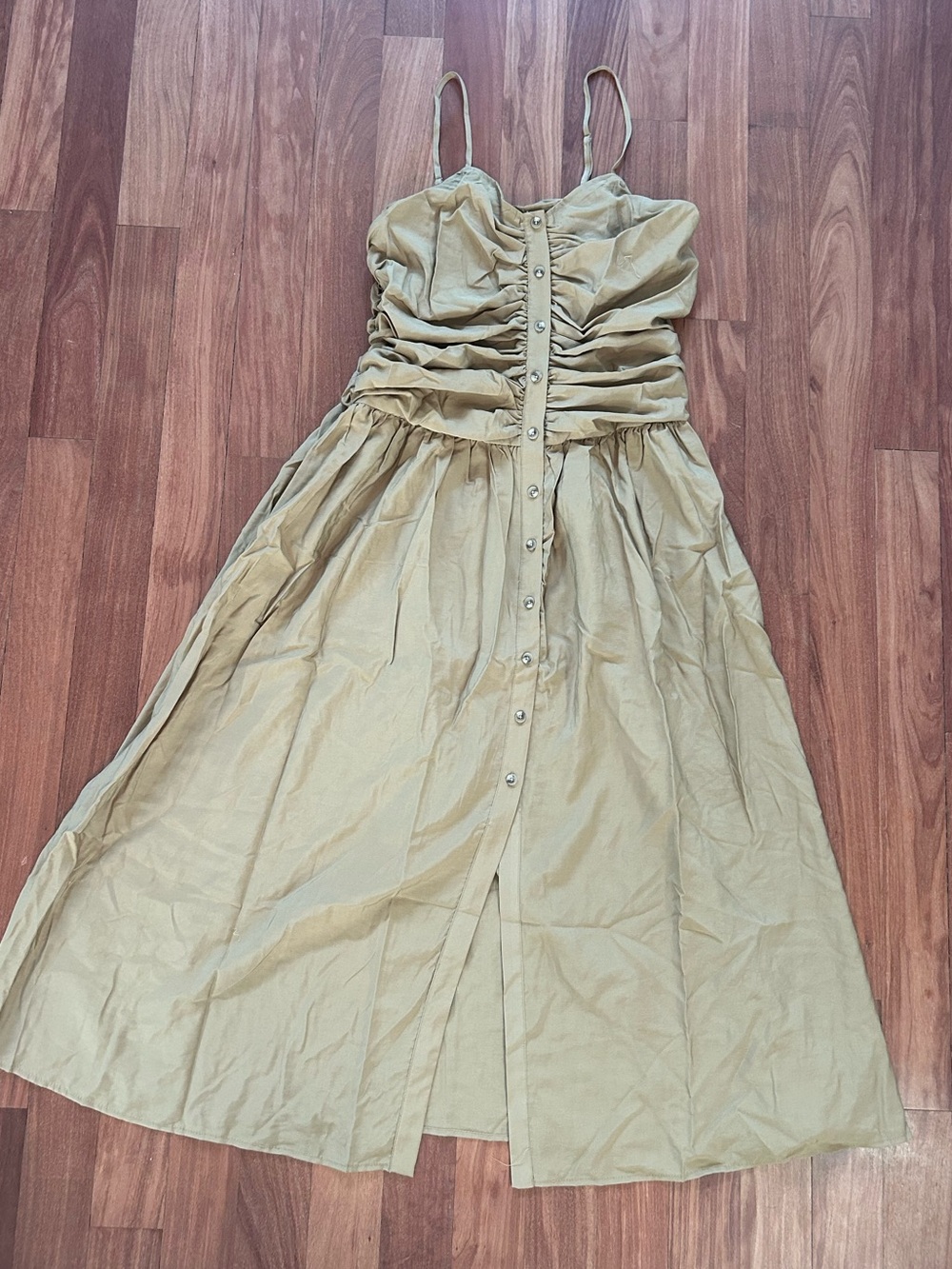 🤎 Women’s Ruched Midi Tank Dress – Future Collective
Khaki | M | NWT - Picture 5 of 11
